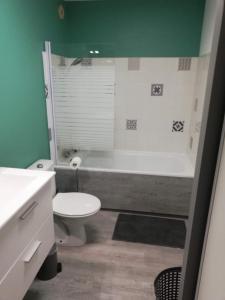 Studio cosy avec balcon Vue sur les toits de Dax