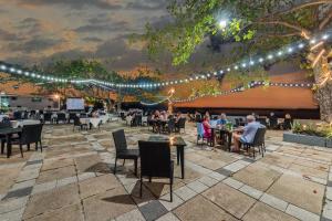 Blue Bay Resort - Access to Pool and Beach-Phuket & Krabi