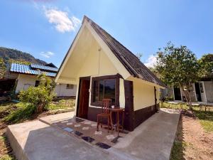 Muangkham Peaceandlove Farm