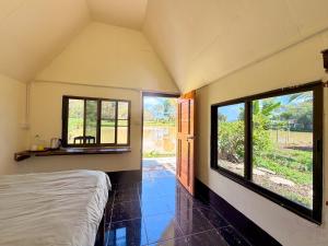 Muangkham Peaceandlove Farm