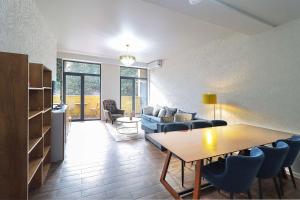 Stylish 2BR Apartment In City Center-By Wehost