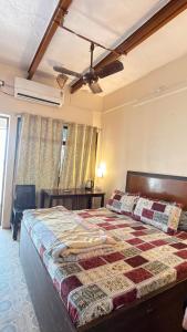 Tandon Lodge On The Ganga Ghat Homestay