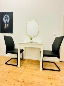 Private Rooms in Elegant 5-Bedroom Residence Near Kaufpark Alterlaa