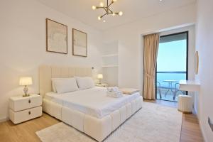 Luxury 3BR Full Sea View Bluewaters, Palm & Marina