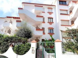 Peaceful 1 bedroom in Torremolinos, pool & views