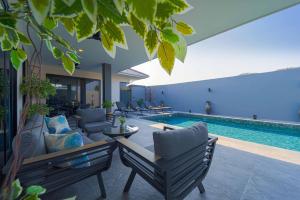 Luxury Modern Pool Villa 2BR (KL2)