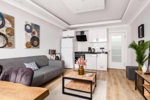 Stylish Şişli Stay – Fast Wi-Fi Lift Access