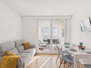 Vue mer, plage à 300m, appartement pour 5