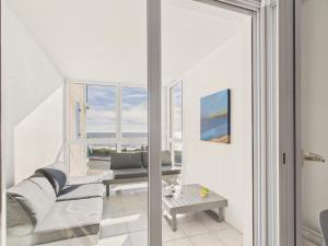 Vue mer, plage à 300m, appartement pour 5