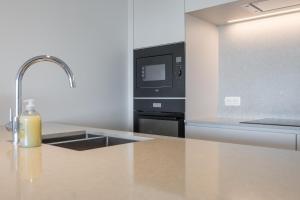 LECOMTE - The Shoreline Paradise 45