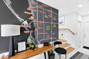 Sunny 4BR Sarasota Retreat With Hot Tub & Rooftop