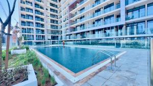 Bright Modern Studio Vista Al Maryah