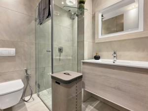 Bantry Bay Breeze Studio & Walk to Promenade