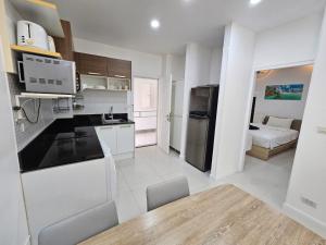Family 2 BR apartment near the beach