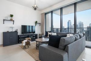 Breathtaking City Views From DT Apt with Terrace