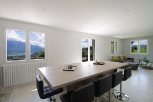 Comfortable Chalet - View of Lake Aiguebelette