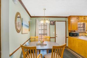 413 Massive 3 bedroom with fenced yard