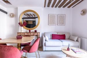 Luxury Newly Renovated 4 stars Prestige Apartment , Panthéon Area, Central Paris