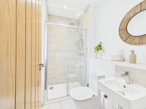 No4 Harveys Yard By Signature Stays - Luxury Stay - Beach - Parking