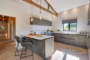 4 Bed in Mattishall oc-2367