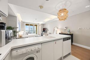 Snug Studio in Dubai Mall Steps From Burj Khalifa
