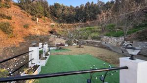 Pahadi Pind Cottage 2BR in Mukteshwar with Fireplace