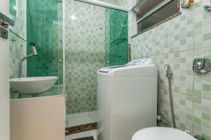 Copacabana: conforto e praia para até 4 pessoas