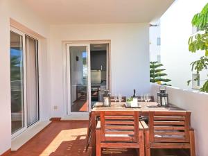 Apt with views over Valle Romano Golf Estepona