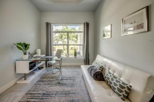 CoralVilla Endless Summer - with pool, spa, SUP, canoes, games, boat dock