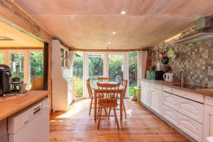 Cosy cottage in a wooded area