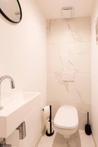 Spacious penthouse for 8 people in the city centre