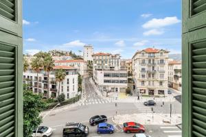 Charming 1 Bdr Downtown