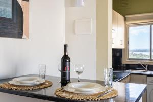 Mori 1-BR Apartment by Makenzy Beach