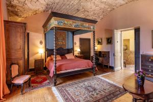 Exceptional XVIICastle in Dordogne Golden Triangle