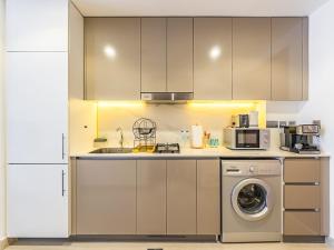 Relaxing Studio Retreat in Vibrant Meydan City