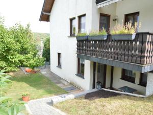 holiday home in Üxheim Niederehe with garden