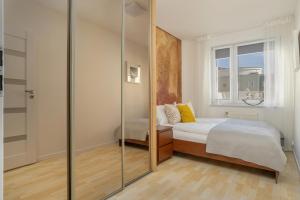 Cozy Apartment Remote Work by Noclegi Renters