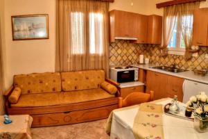 Mainades Maisonettes & Studios - Andros Serene Escape