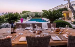 Luxury Villa Gassin with Pool & Jacuzzzi