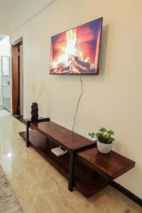 1BR Apt large Balcony, washer, Gym, lift Kilimani