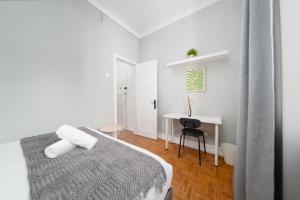 Soar Home l ENTRECAMPOS 3 l Central Comfort Stay, Fast WiFi, Steps to Metro, Near Campo Grande Park