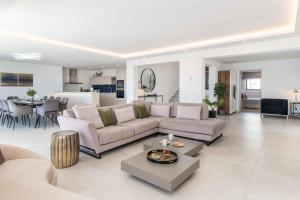 106 Private Luxury Villa, Heated Pool & Sauna