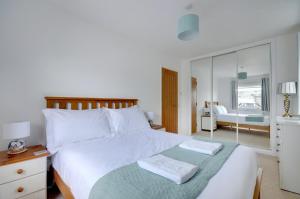 4 Bed in Ilfracombe oc-autumn