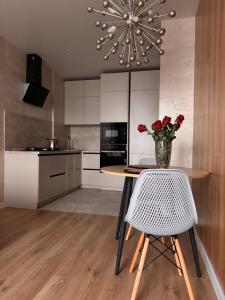 Сучасна квартира Красносільського 43 Масани