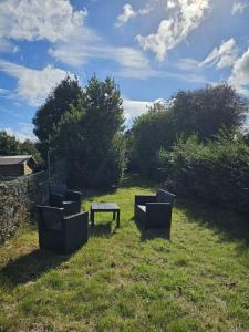 Logement rénové avec accès grand jardin, SPA-Jacuzzi, sauna commun