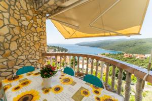 3BDR apartment- Stunning Sea View , Pet friendly, 8