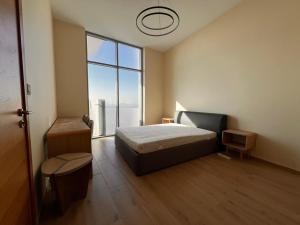 Walk to Metro- Modern 1BR w- Pool & Gym- 2 Baths