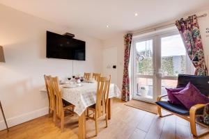 3 Bed in Whitby oc-w416