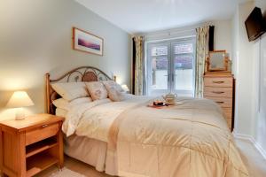 2 Bed in Whitby oc-w740