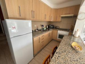 Oasis Costa Adeje 1-bedroom Apartment Ocean View Large Terrace Pool Full Kitchen